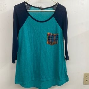 Super CUTE colors! Lightweight women’s M Top